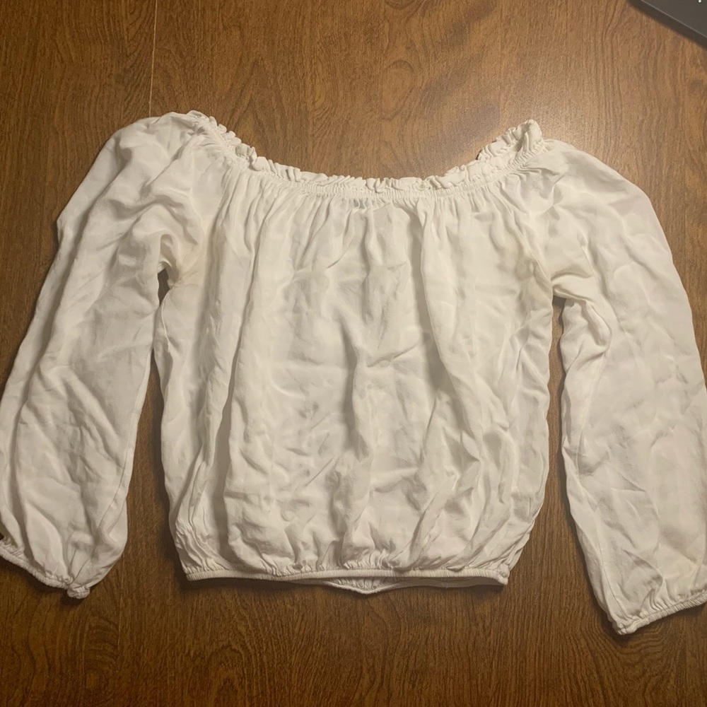 Brandy Melville cold shoulder crop top blouse